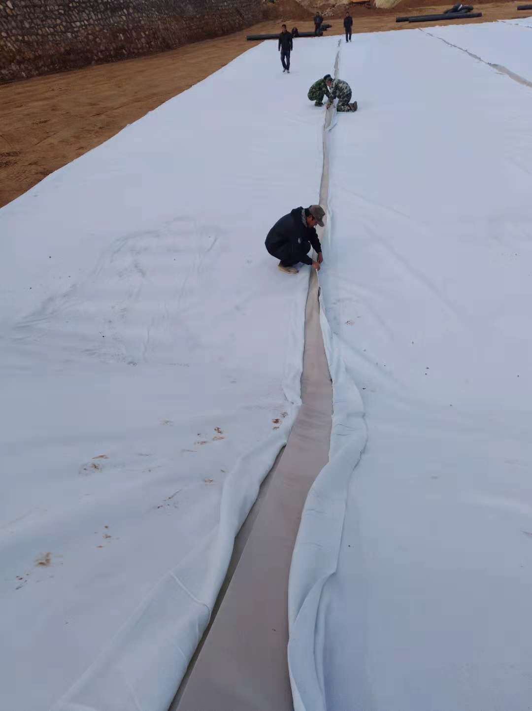 HDPE防滲膜自身缺陷對工程有什么影響？