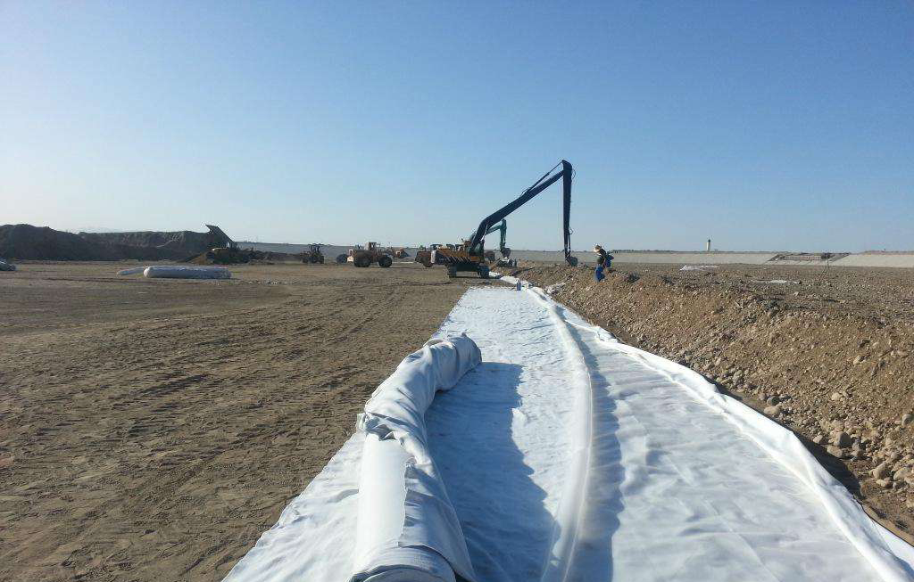 復合土工膜怎么看待水利工程的多元化?